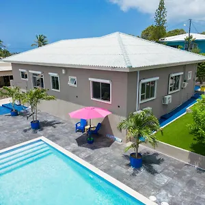 Vakantiehuis Familiewoning Met Prive Zwembad, Willemstad